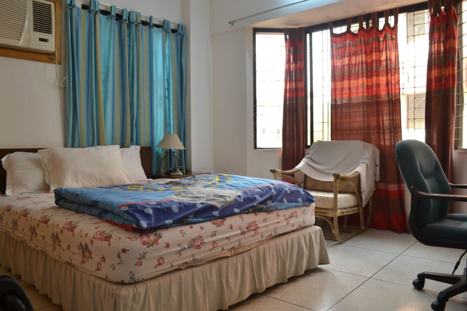 In-room safe, desk, iron/ironing board, free WiFi