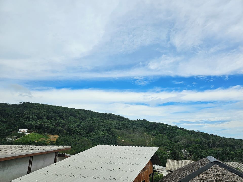 Deluxe Double Room, 1 King Bed, Partial Sea View, Tower | Mountain view