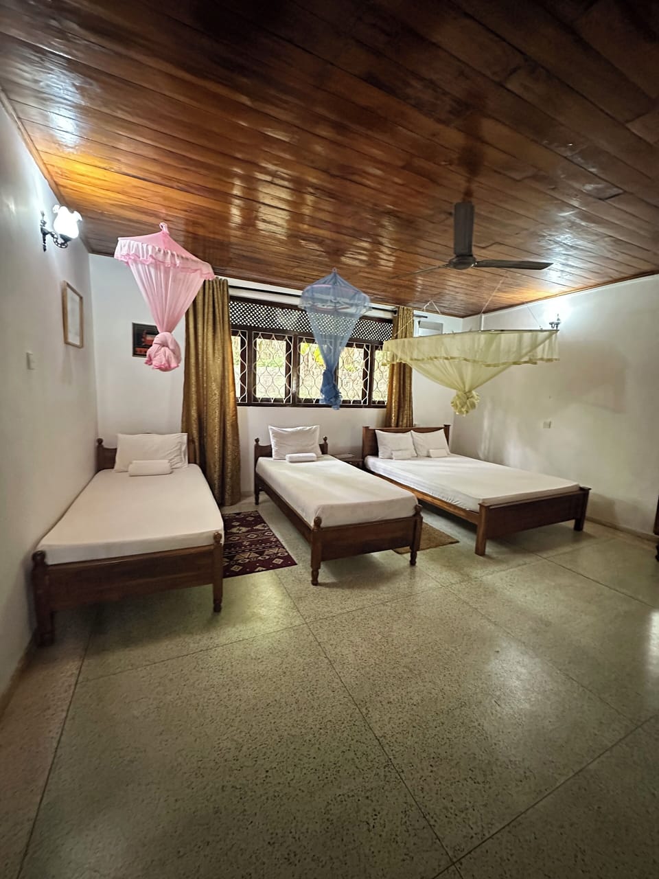 Family Room | Free WiFi, bed sheets