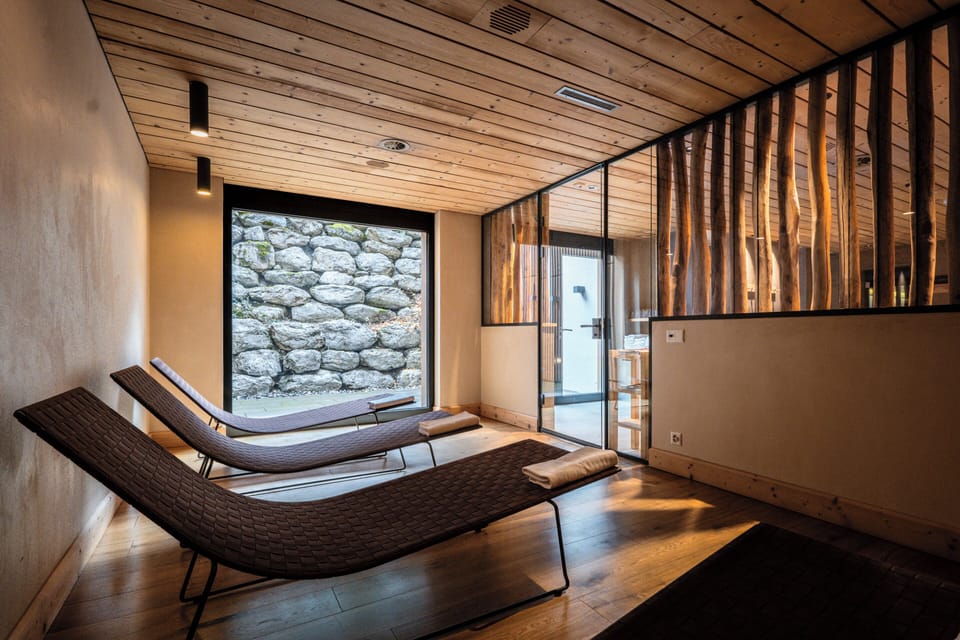 Turkish bath, hot stone massages, deep-tissue massages, Swedish massages