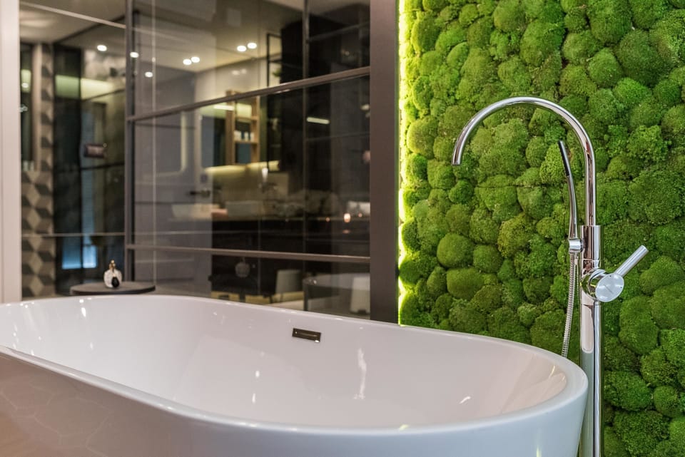 Deluxe Double Room, Bathtub | Deep soaking bathtub
