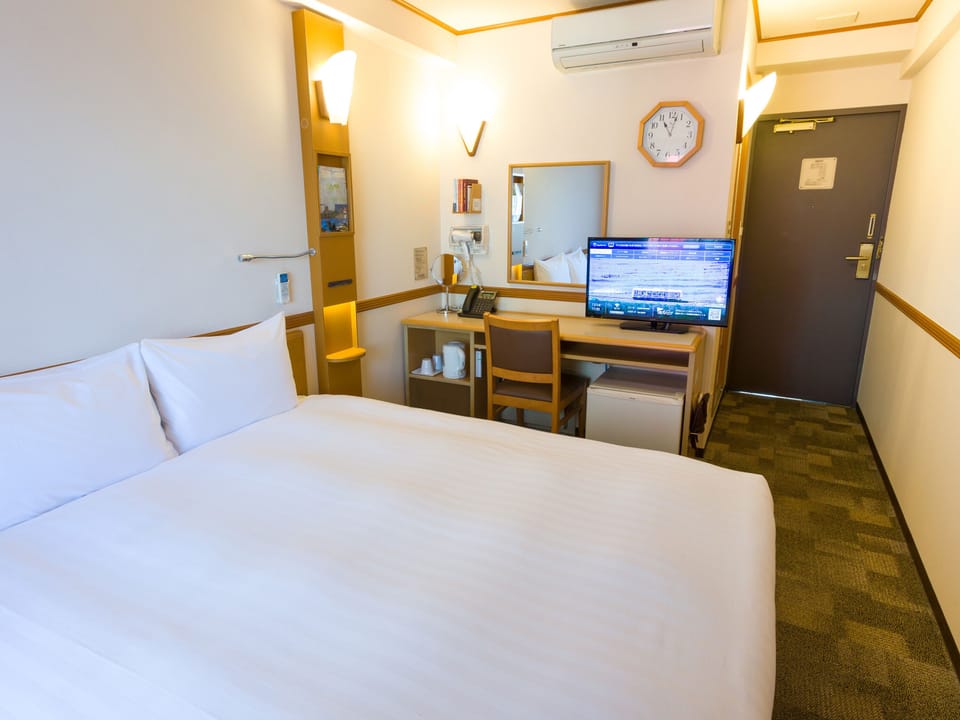 Desk, iron/ironing board, WiFi (free), bed sheets
