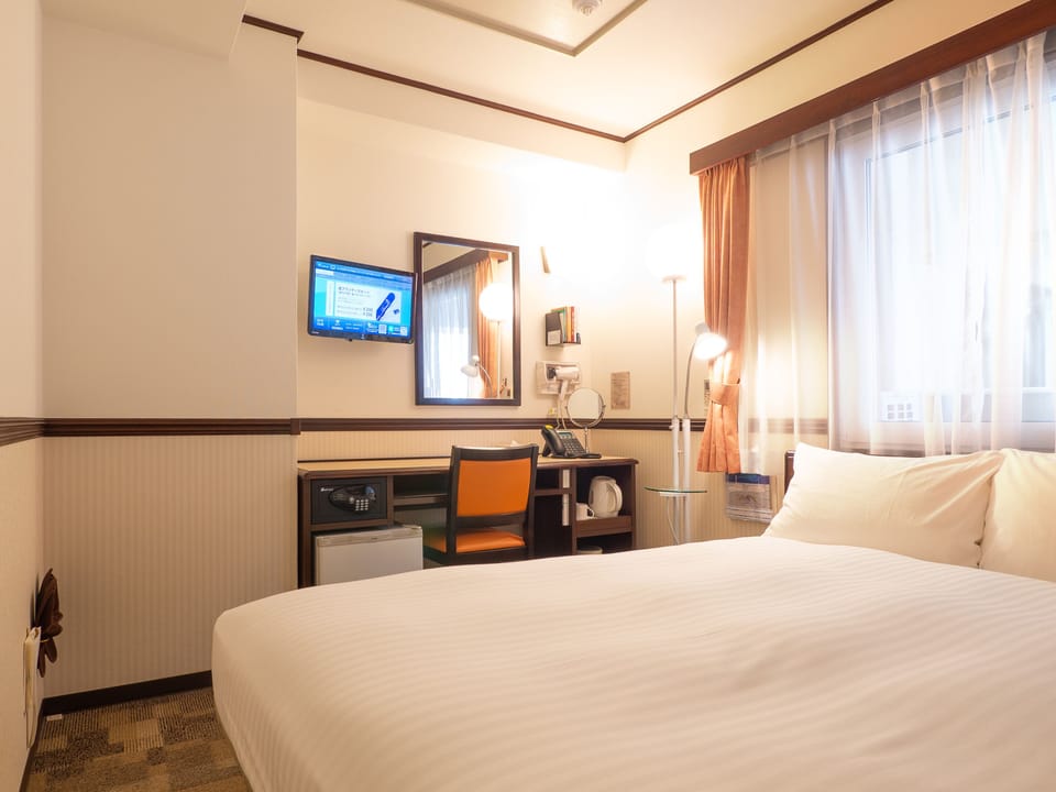 Free WiFi, bed sheets