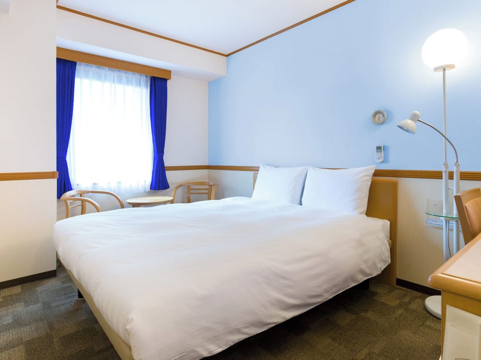 Desk, WiFi (free), bed sheets
