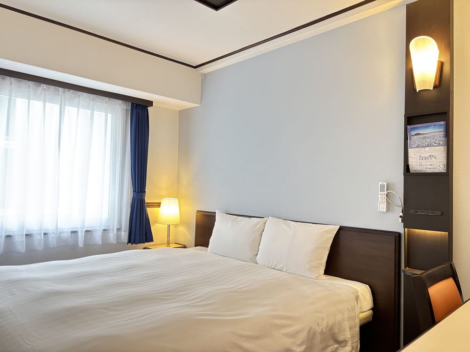 Desk, blackout drapes, iron/ironing board, free WiFi