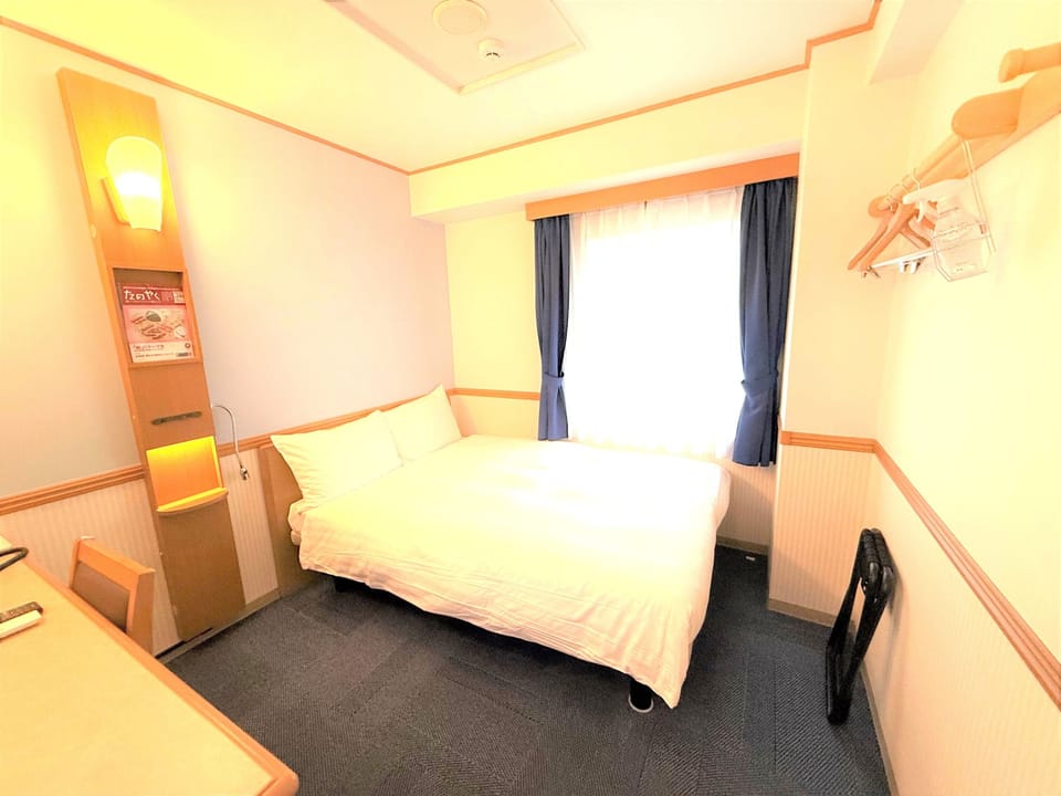 Economy Double Room, Non Smoking | Desk, iron/ironing board (on request), WiFi (free), bed sheets