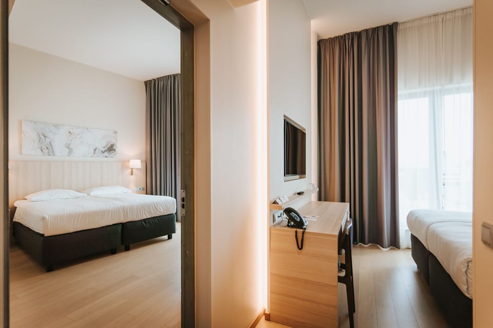 Premium Twin Room with SPA access | 1 bedroom, hypo-allergenic bedding available, minibar, in-room safe