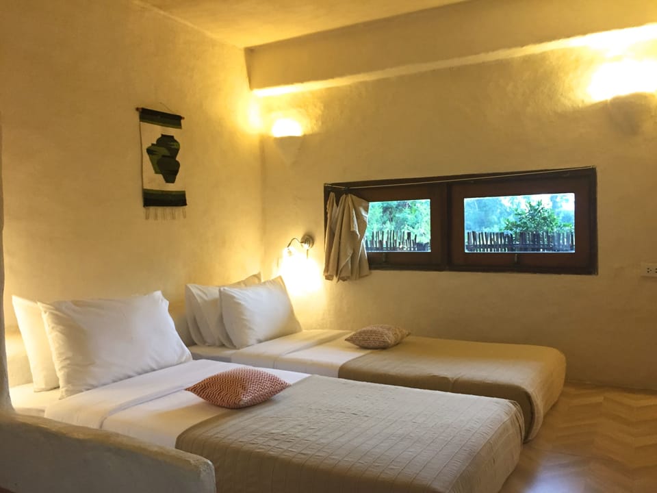 Twin Room | Minibar, desk, blackout drapes, rollaway beds