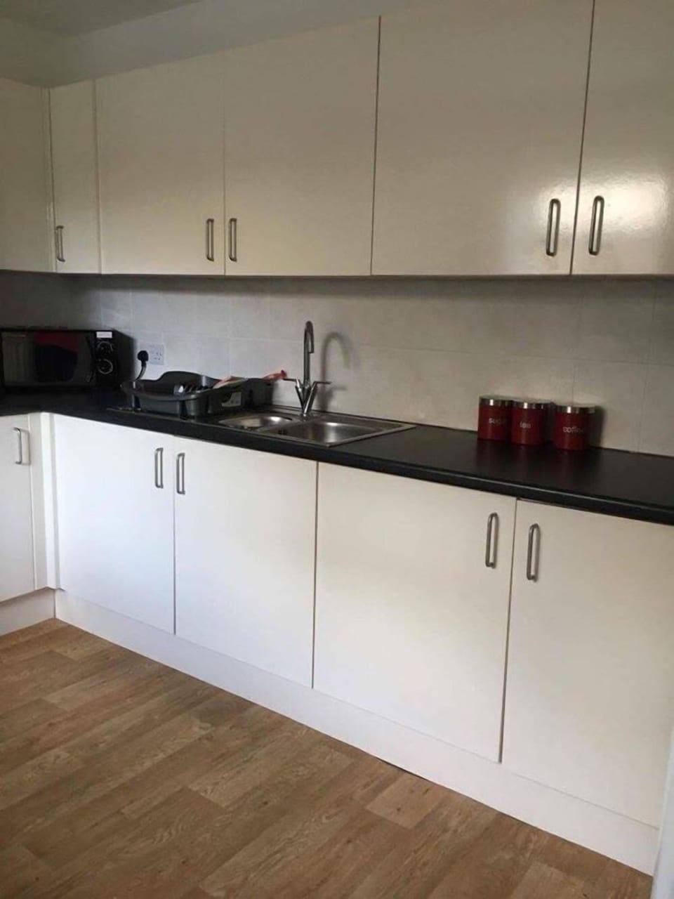 Business Apartment, 5 Bedrooms, Non Smoking, Kitchen | Private kitchen | Fridge, microwave, oven, dishwasher