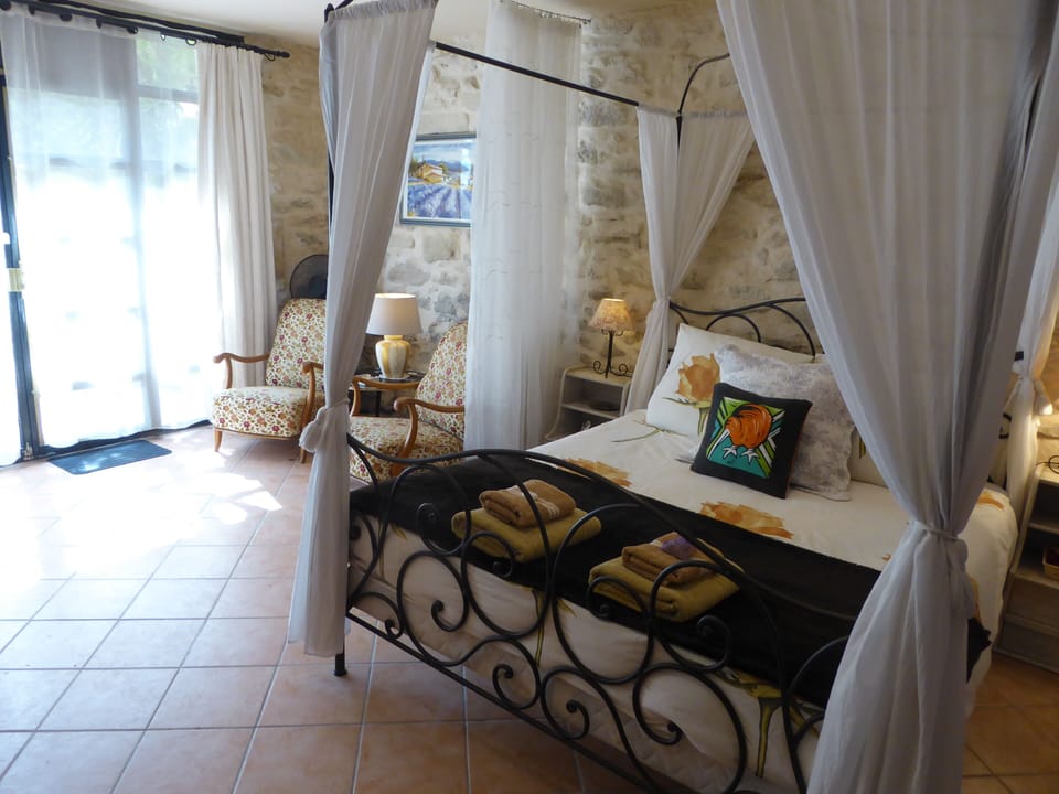 Mas Saint Antoine House in Avignon