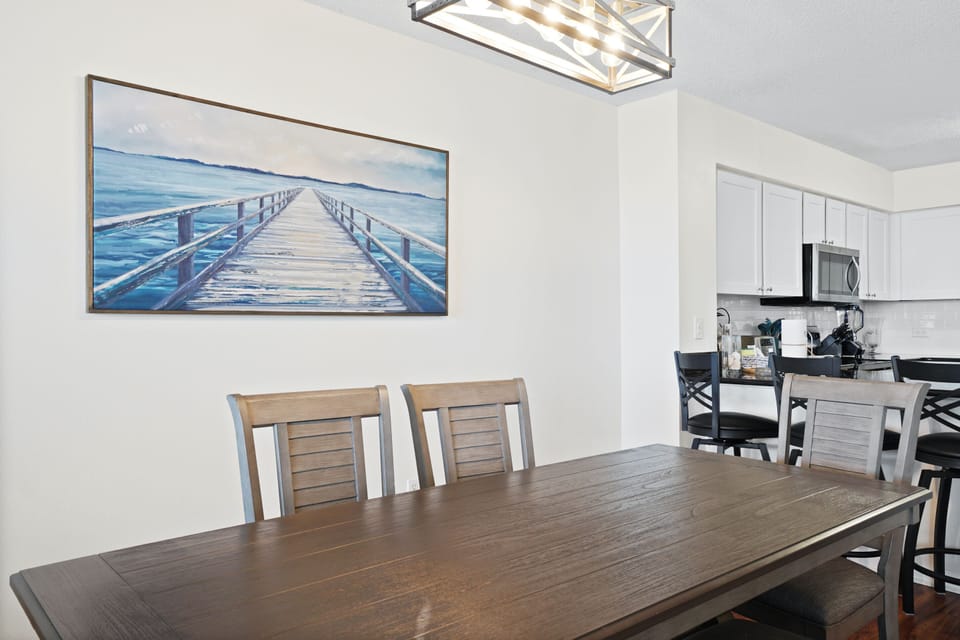 Condo, 2 Bedrooms, Ocean View (1002) | In-room dining