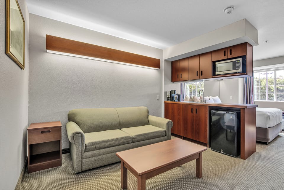 Standard Studio Suite | Premium bedding, desk, laptop workspace, blackout drapes