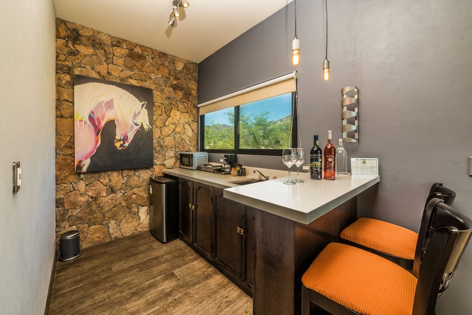 Grand Villa (Deluxe) | Private kitchenette | Coffee/tea maker