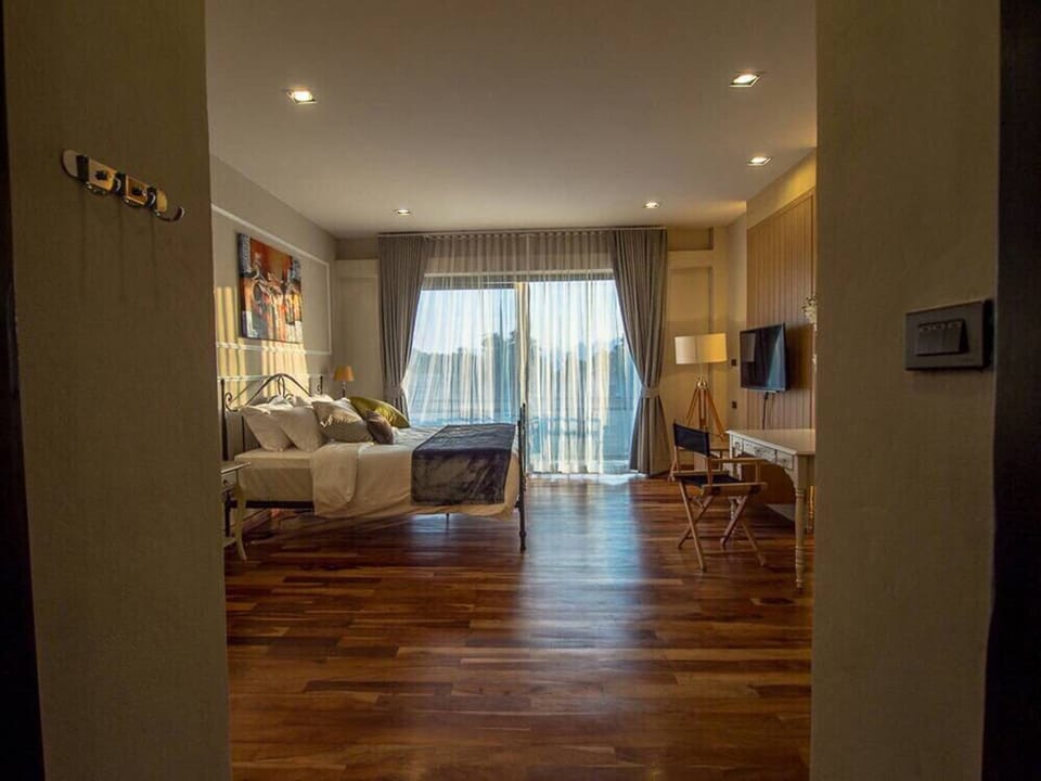 Family  | Minibar, desk, blackout drapes, rollaway beds