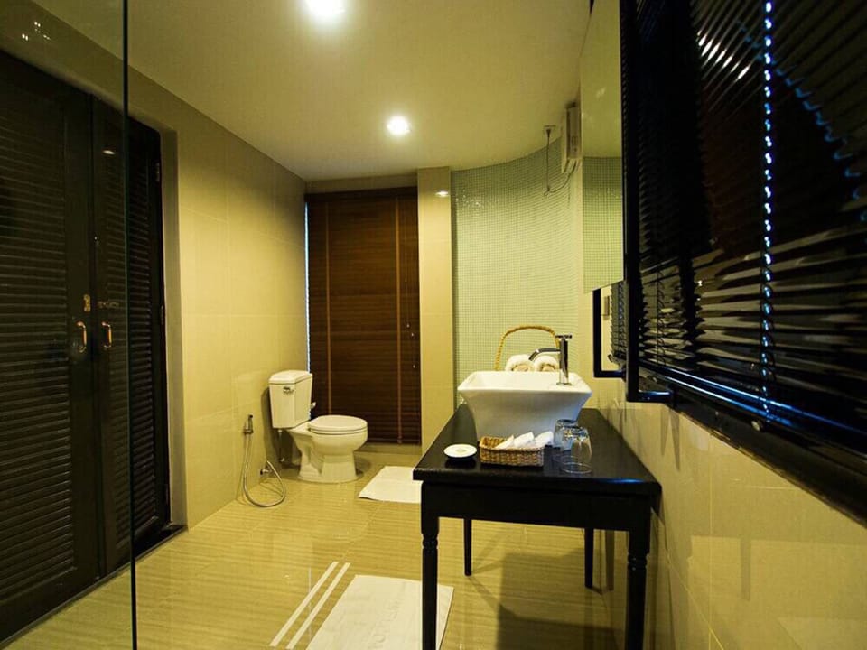 Family  | Minibar, desk, blackout drapes, rollaway beds