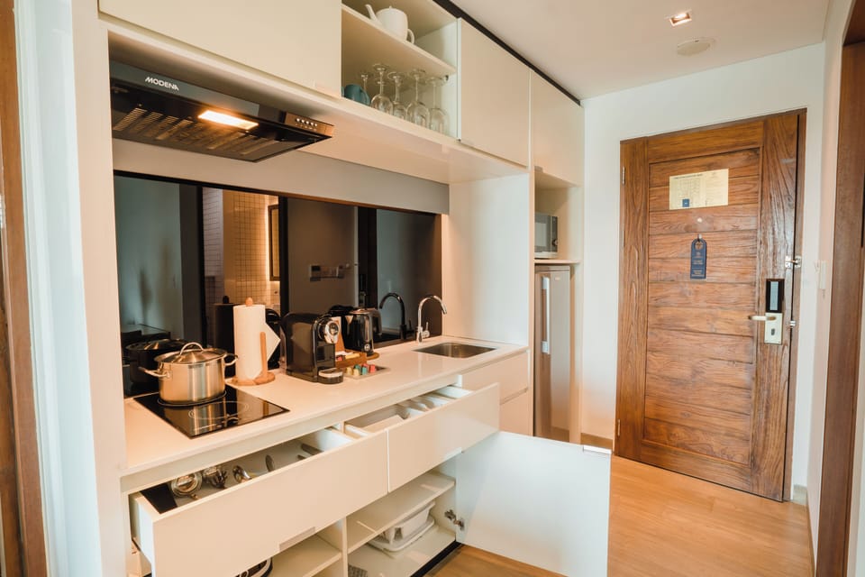 One Bedroom Residence Suite | Private kitchen