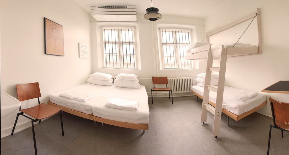 Quadruple Room, Shared Bathroom | Desk, blackout drapes, cribs/infant beds, rollaway beds