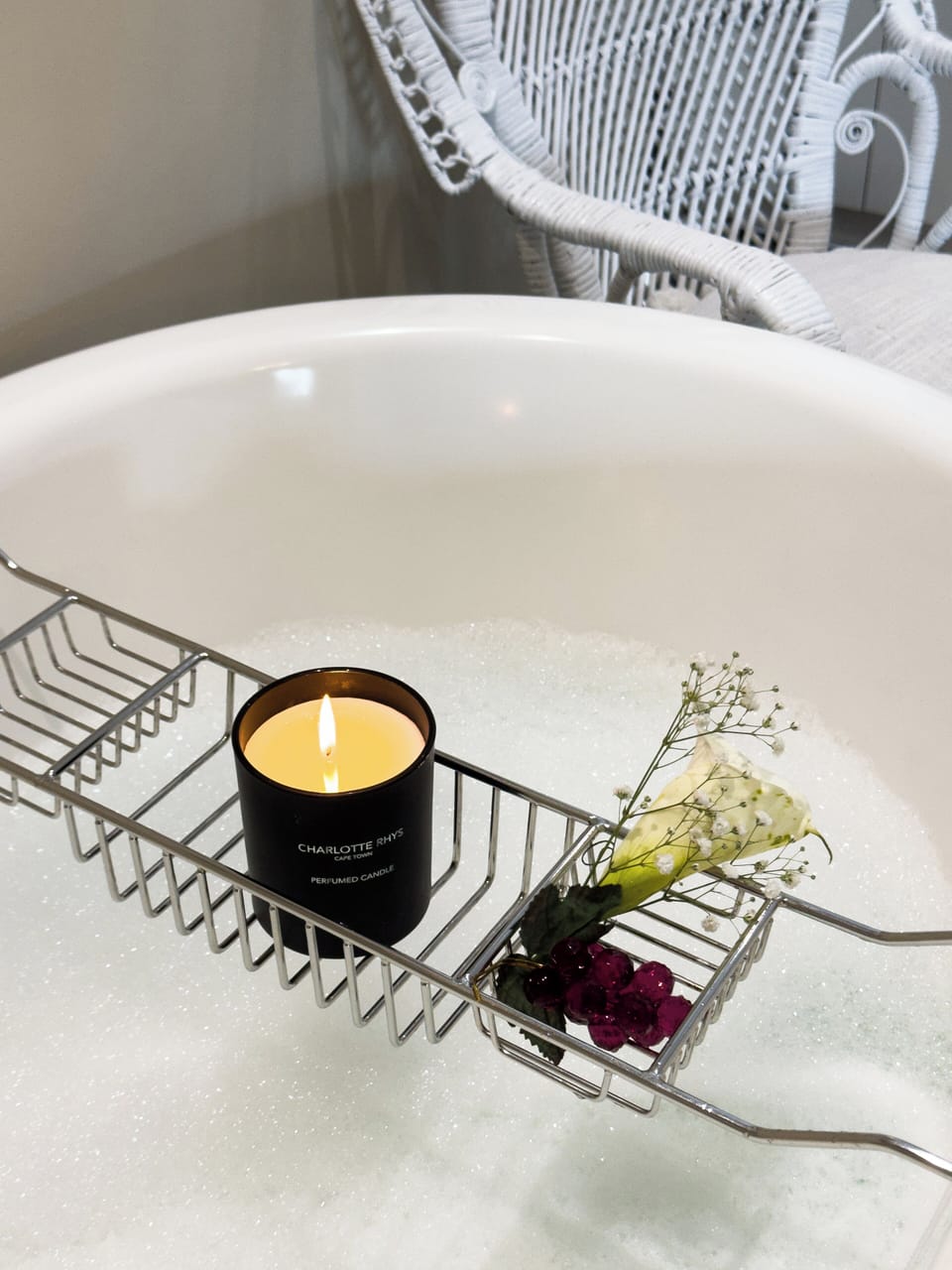 The Great Gatsby | Bathroom | Shower, rainfall showerhead, free toiletries, hair dryer