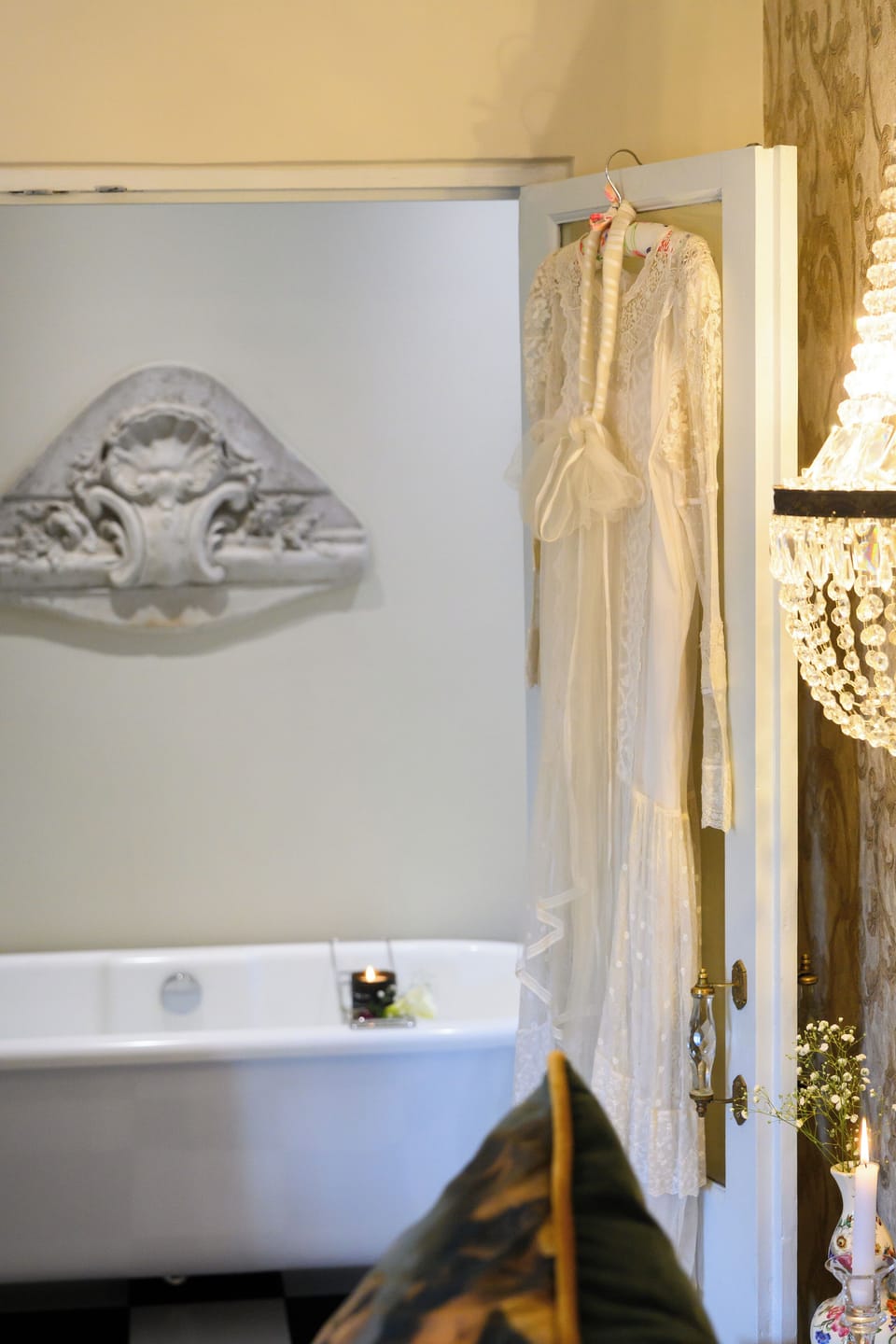 The Great Gatsby | Bathroom | Shower, rainfall showerhead, free toiletries, hair dryer