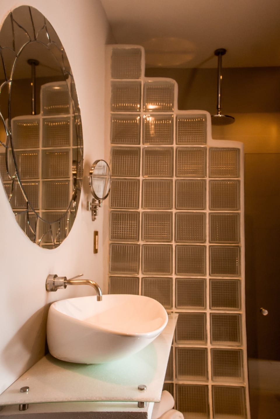 Deluxe Double Room, 1 King Bed, Balcony, Pool View | Bathroom | Shower, free toiletries, hair dryer, towels