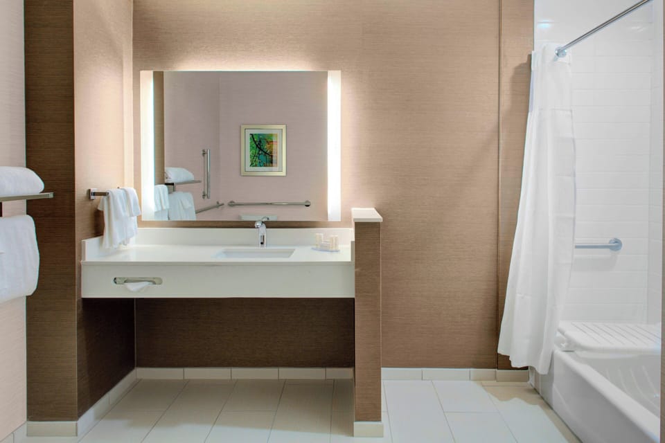 Shower, free toiletries, hair dryer, towels