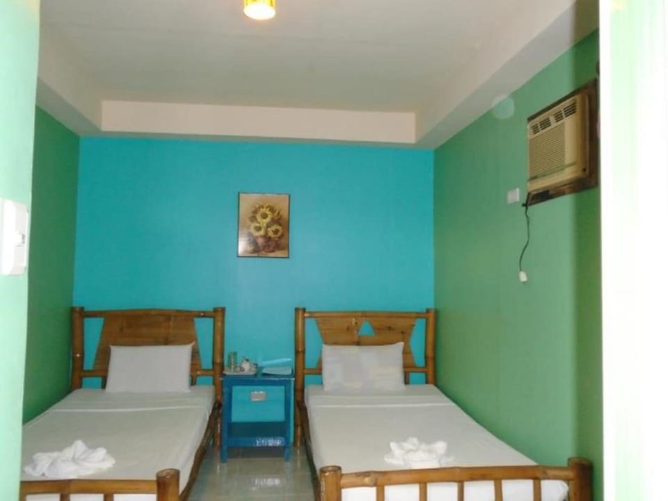 Airconditioned Cottage | Free WiFi, bed sheets