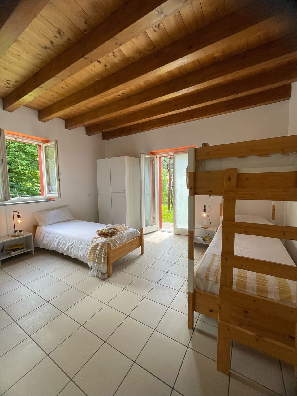 Family Room | Iron/ironing board, free WiFi, bed sheets