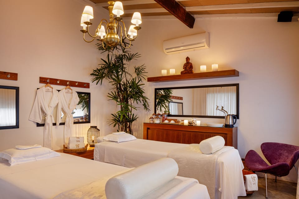 Couples treatment rooms, body treatments, aromatherapy