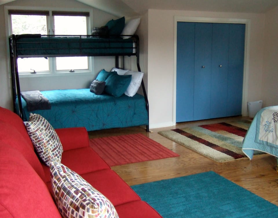 Deluxe Suite, 1 Bedroom, Garden View, Courtyard Area (Margaret's Suite)