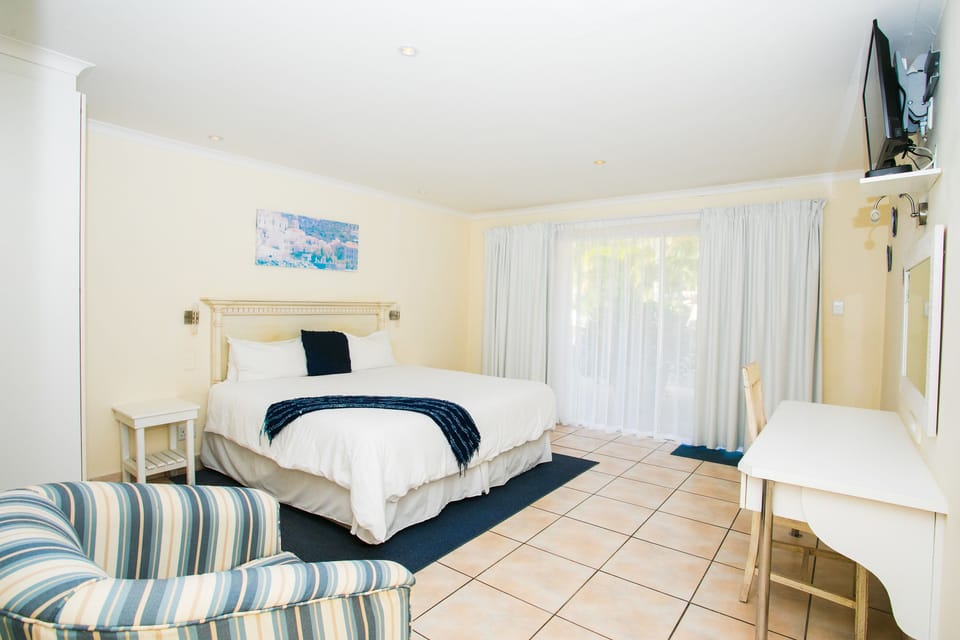 Standard Double Room | Desk, laptop workspace, iron/ironing board (on request), WiFi (free)