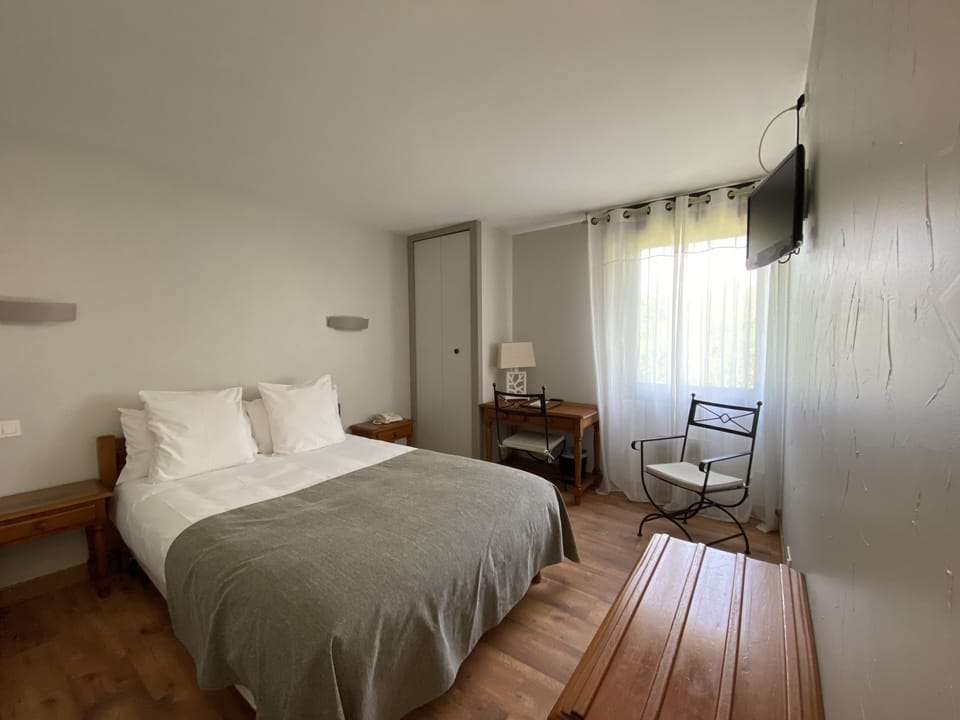 Double Room | In-room safe, individually decorated, desk, free WiFi