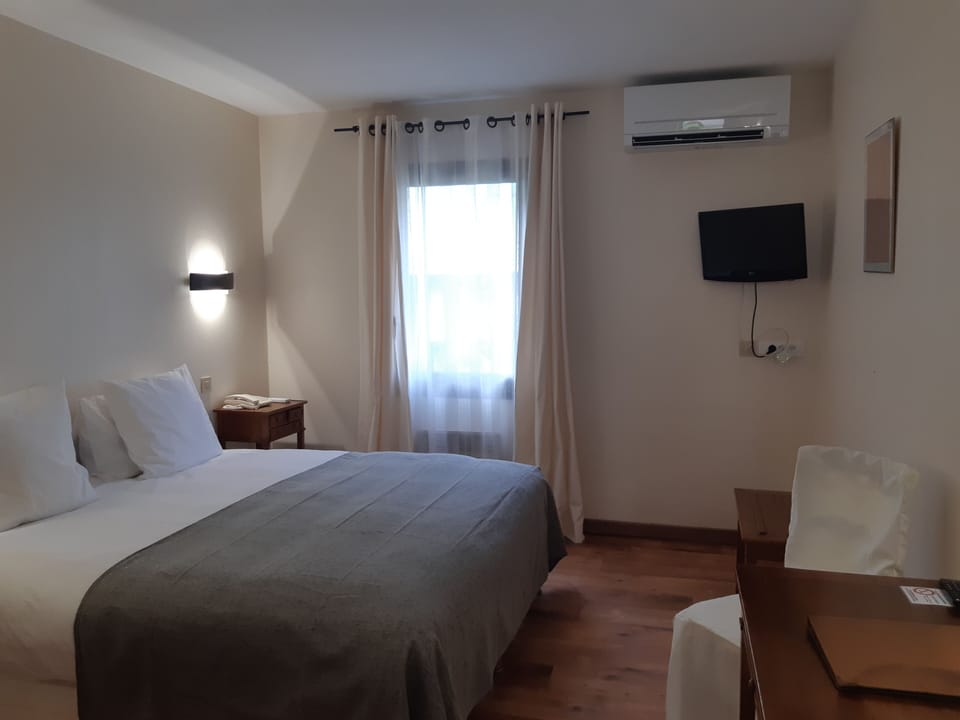 Double Room | In-room safe, individually decorated, desk, free WiFi