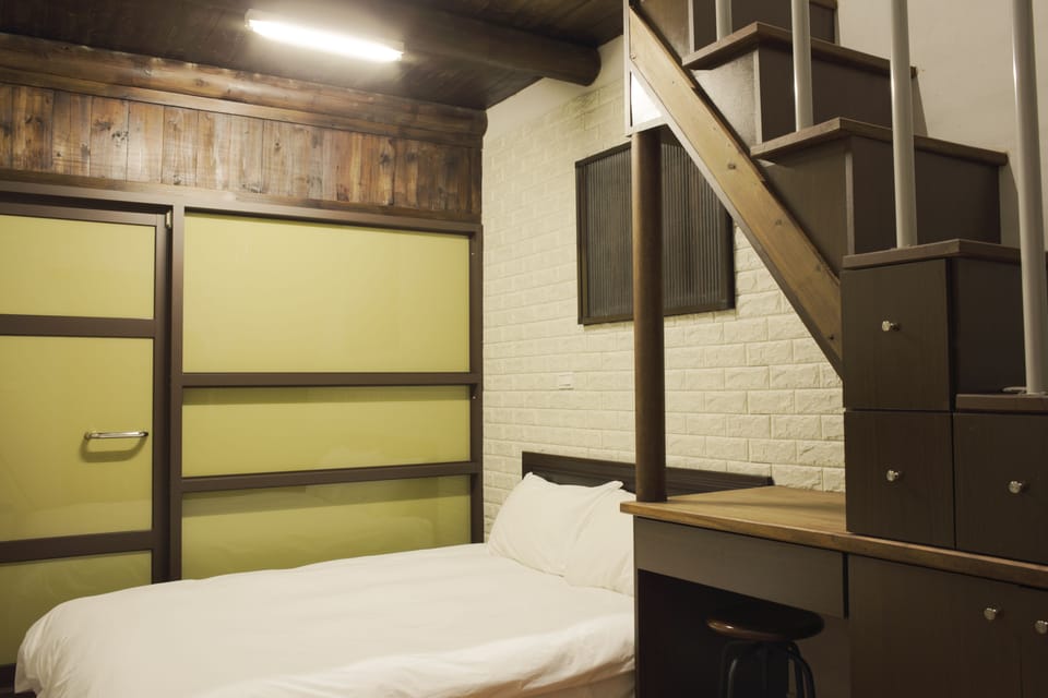 Down comforters, blackout drapes, free WiFi, bed sheets