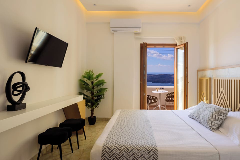 Deluxe Room Volcano View | In-room safe, soundproofing, free cribs/infant beds, free WiFi
