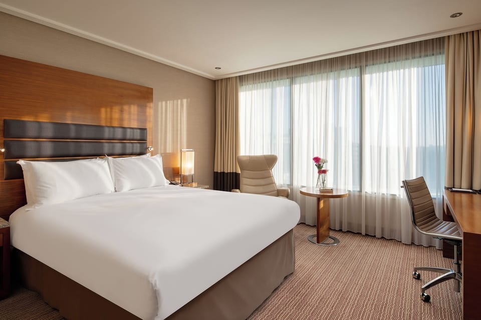 Classic Room, 1 Queen Bed | Egyptian cotton sheets, premium bedding, pillowtop beds, in-room safe