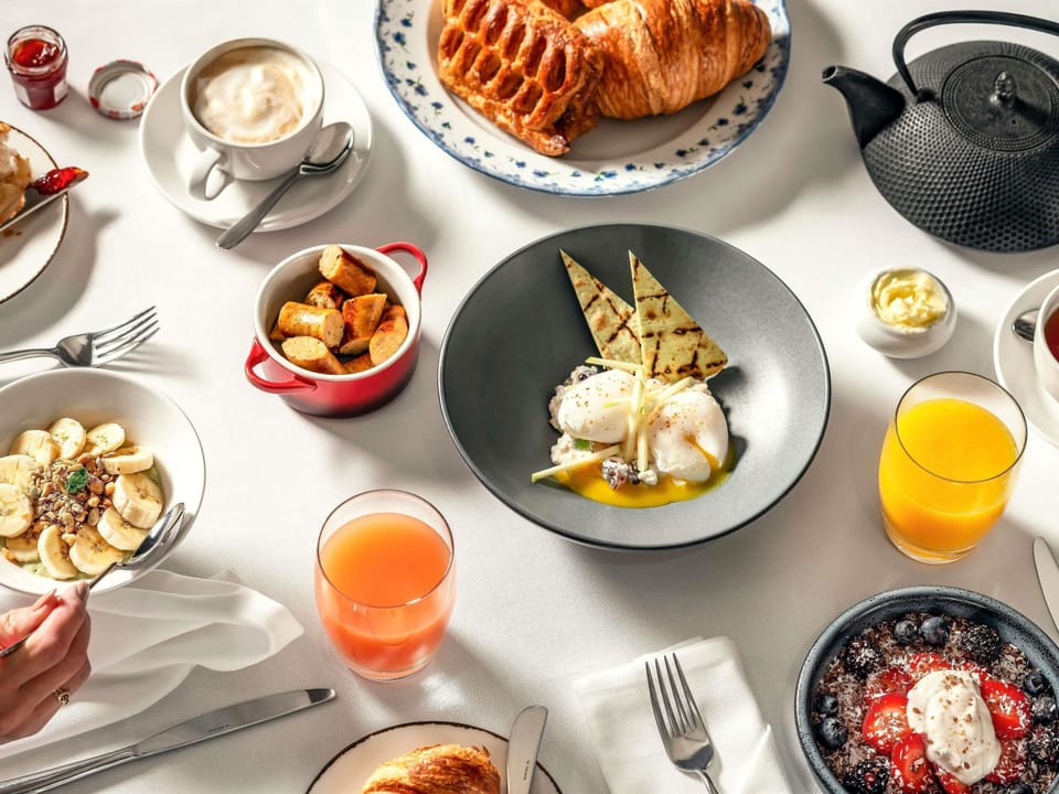 English breakfast for a fee on weekdays