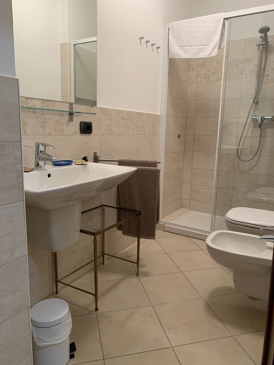 Deluxe Double Room, River View (Private external bathroom) | Bathroom | Shower, hair dryer, slippers, bidet