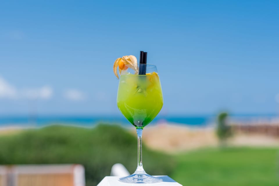 Poolside bar