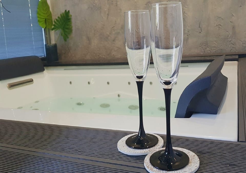 Private spa tub