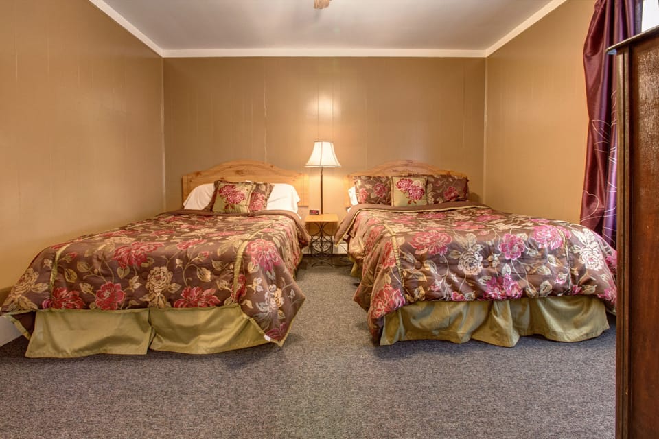 Suite, 2 Bedrooms | Iron/ironing board, free WiFi