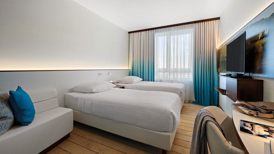 Standard Twin Room, 2 Twin Beds, Non Smoking | Hypo-allergenic bedding, desk, laptop workspace, blackout drapes