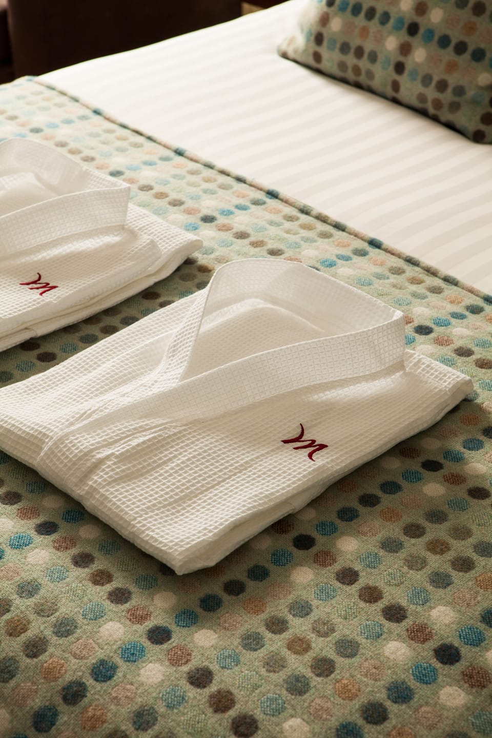 Privilege, Room, 1 King Bed | Premium bedding, in-room safe, desk, laptop workspace