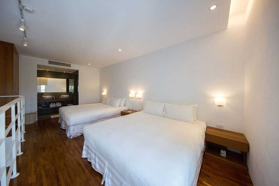 Superior Loft, 1 Bedroom, Mountain View, Mezzanine | 1 bedroom, premium bedding, down comforters, free minibar