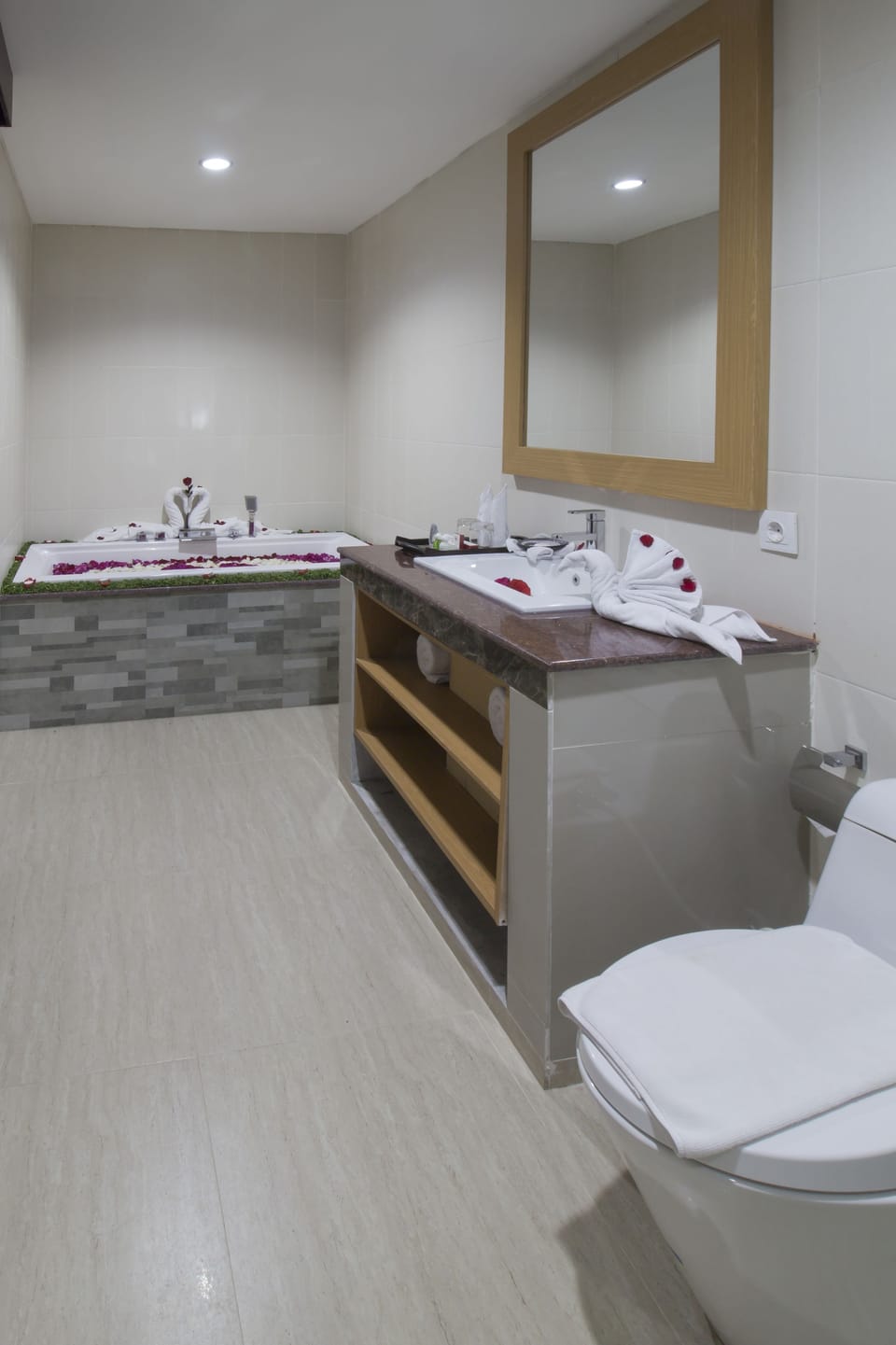 Junior Suite | Bathroom | Towels