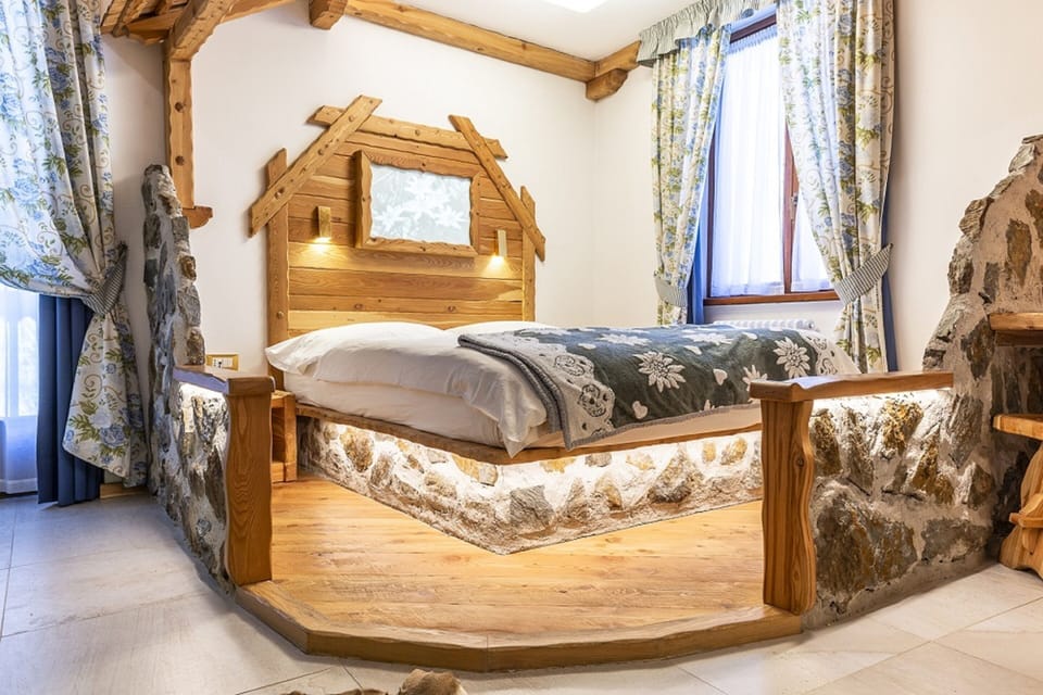 Family Quadruple Room, Balcony | In-room safe, desk, free WiFi, bed sheets