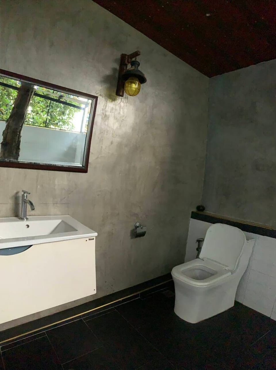 Deluxe With Bathtub | Bathroom | Rainfall showerhead, free toiletries, hair dryer, bidet