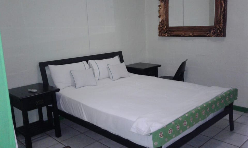 Economy Double Room | Desk, WiFi (free)