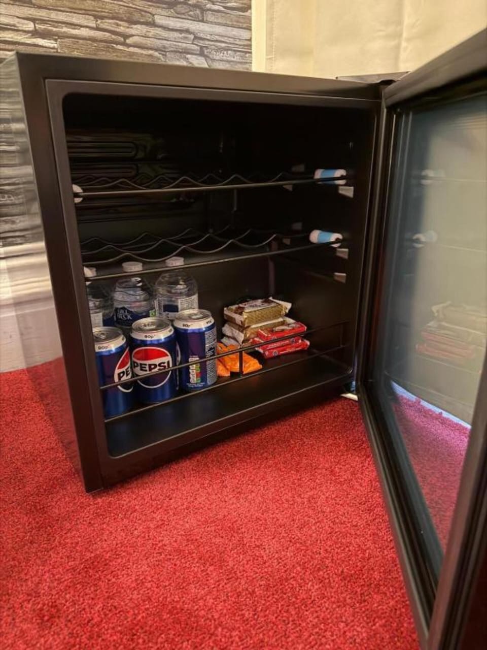 Compact Double Room | Minibar, iron/ironing board, bed sheets