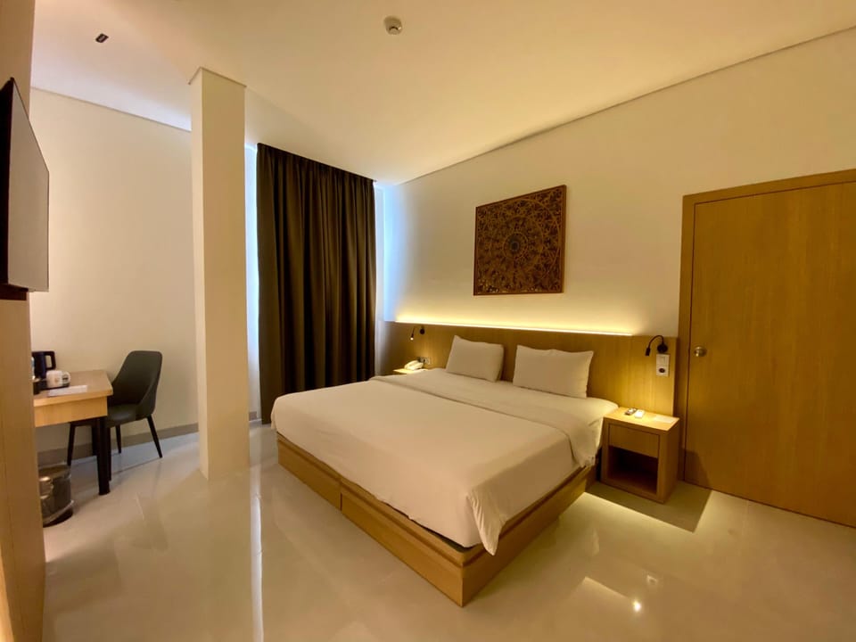 Deluxe Double or Twin Room | In-room safe, blackout drapes, iron/ironing board (on request)