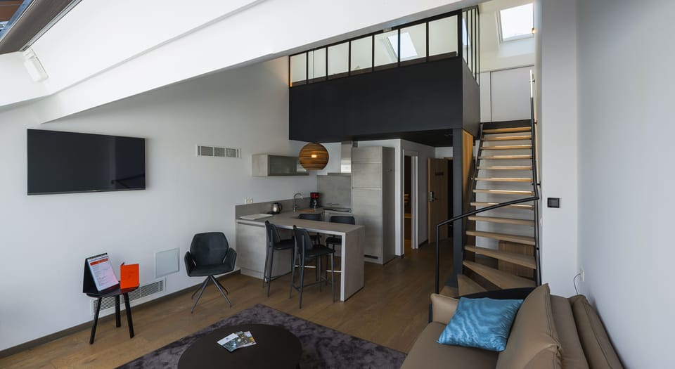 Comfort Duplex, 1 Bedroom | Premium bedding, pillowtop beds, minibar, in-room safe
